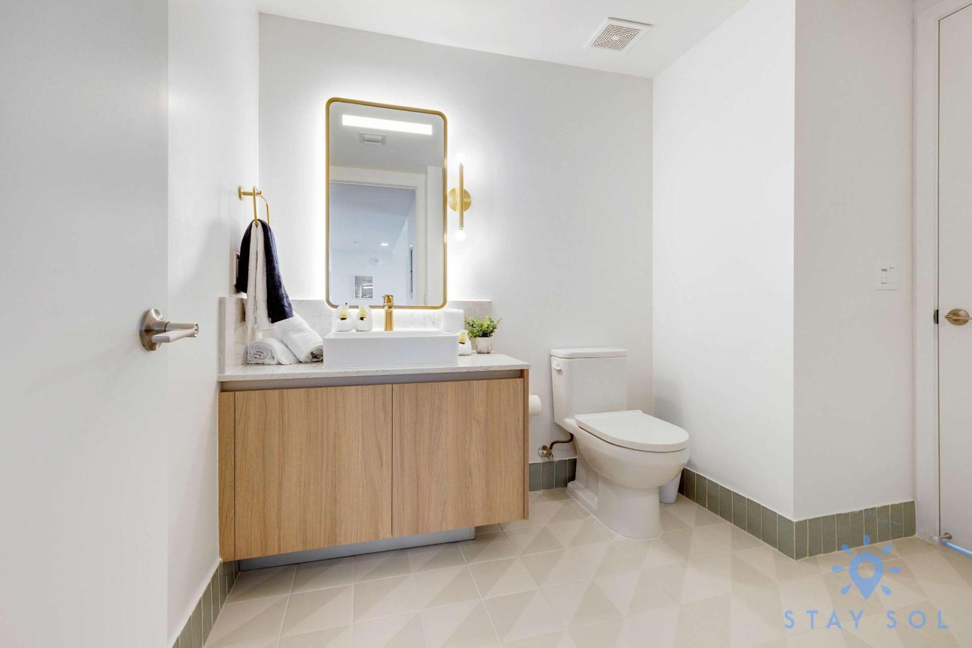 Luxury 2 Bedrooms Balcony Pool & Gym Miami
