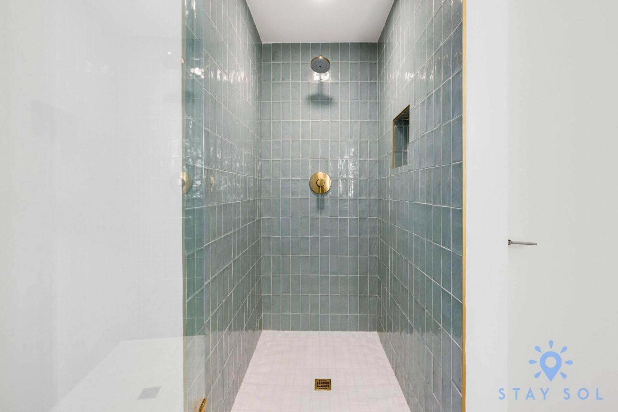 Luxury 2 Bedrooms Balcony Pool & Gym * Miami