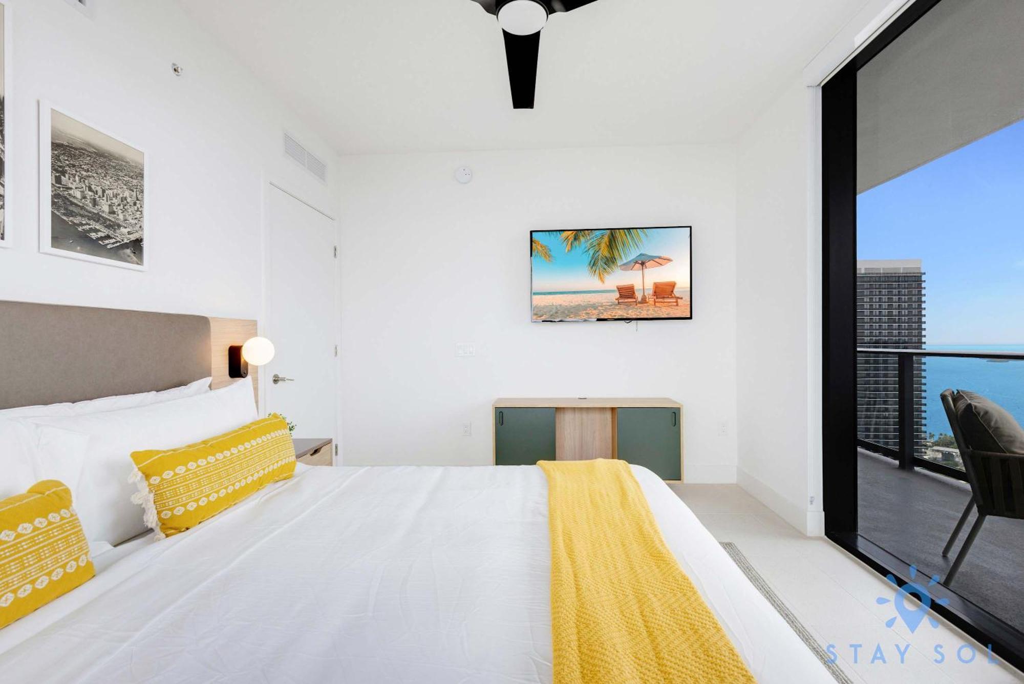 Luxury 2 Bedrooms Balcony Pool & Gym