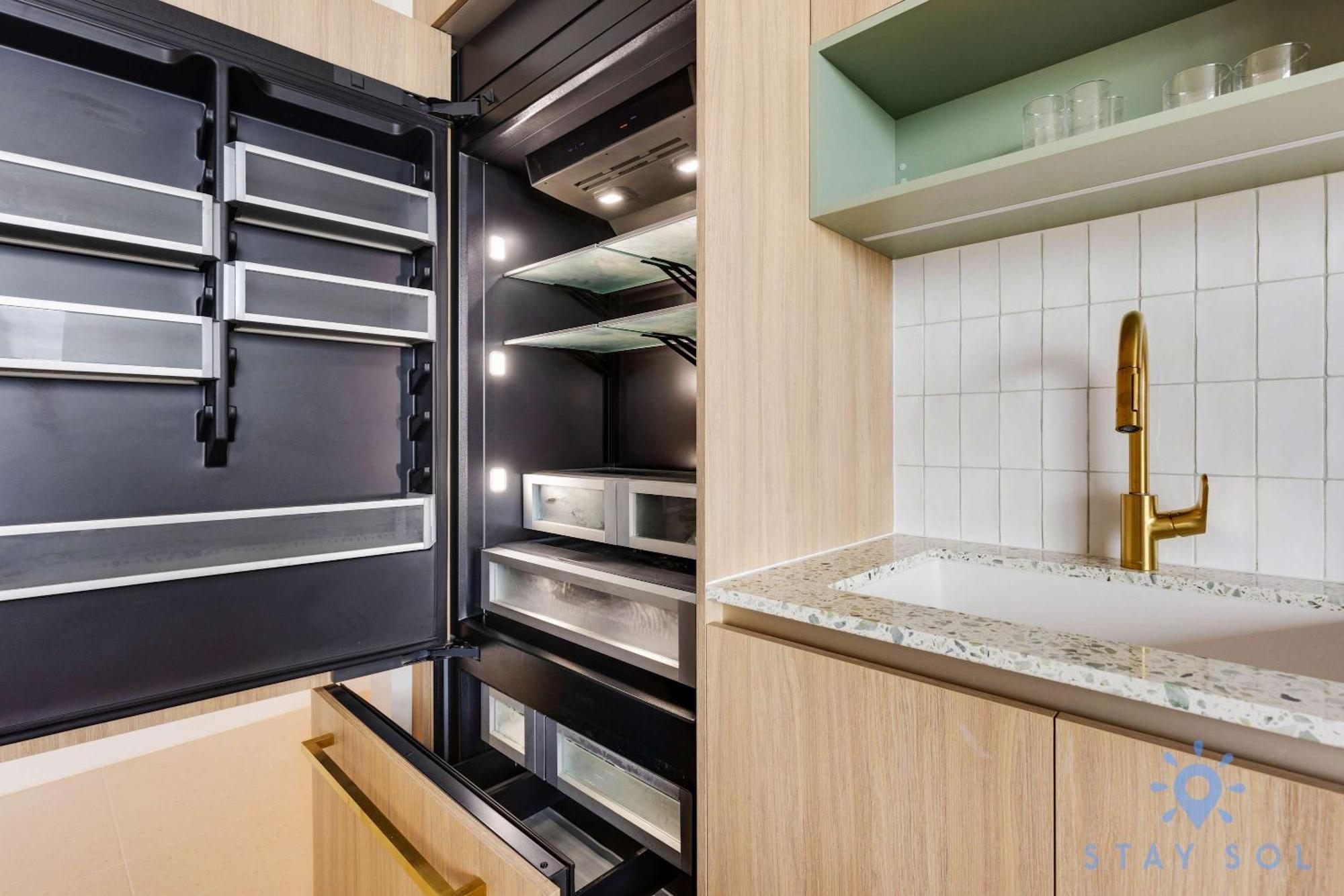 Luxury 2 Bedrooms Balcony Pool & Gym Apartment Miami