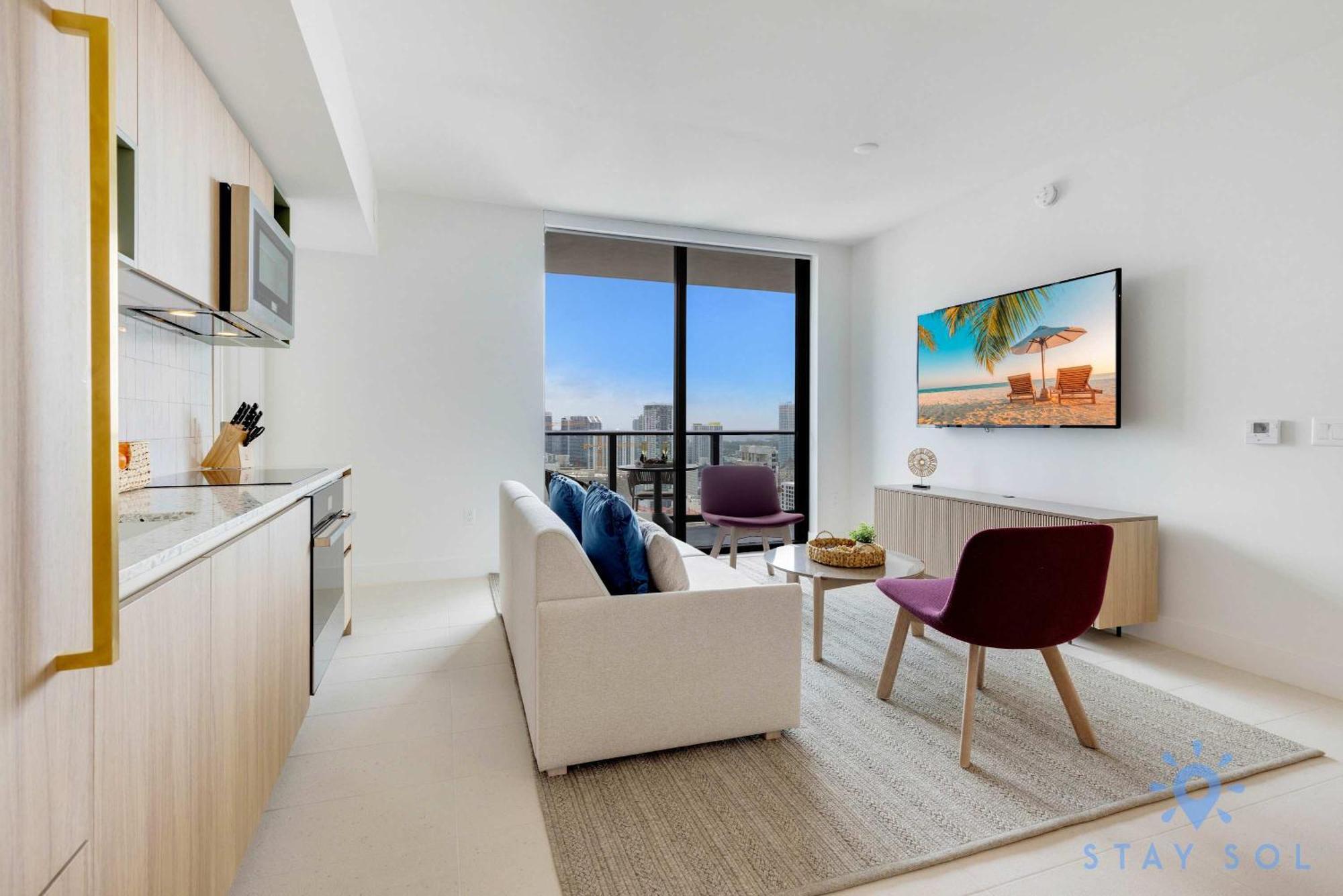 Luxury 2 Bedrooms Balcony Pool & Gym Miami